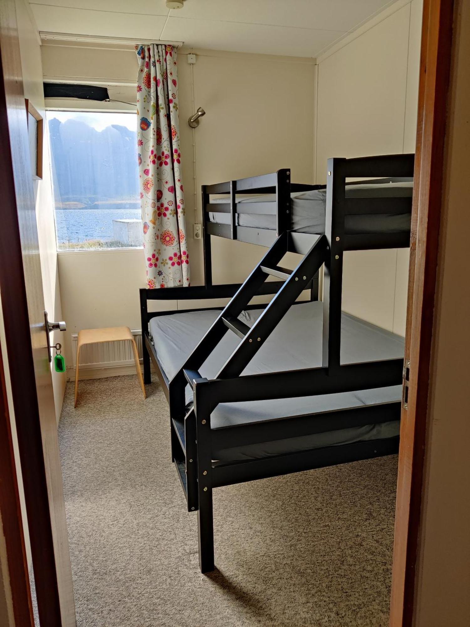 Solbrekka Guesthouse Mjoifjorthur Экстерьер фото